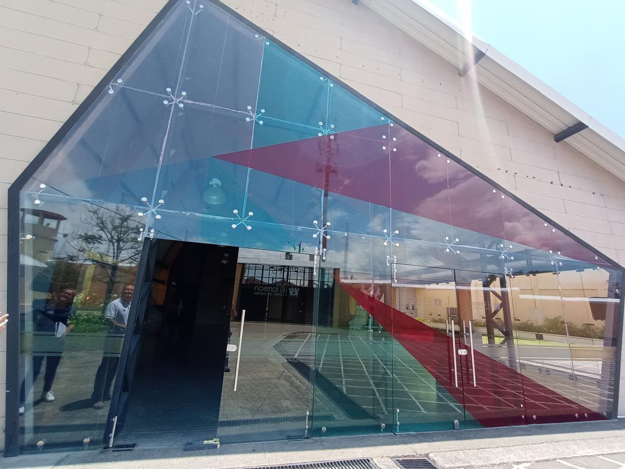 FX Spider · instalación de Vidrios Dayra, vista 6.