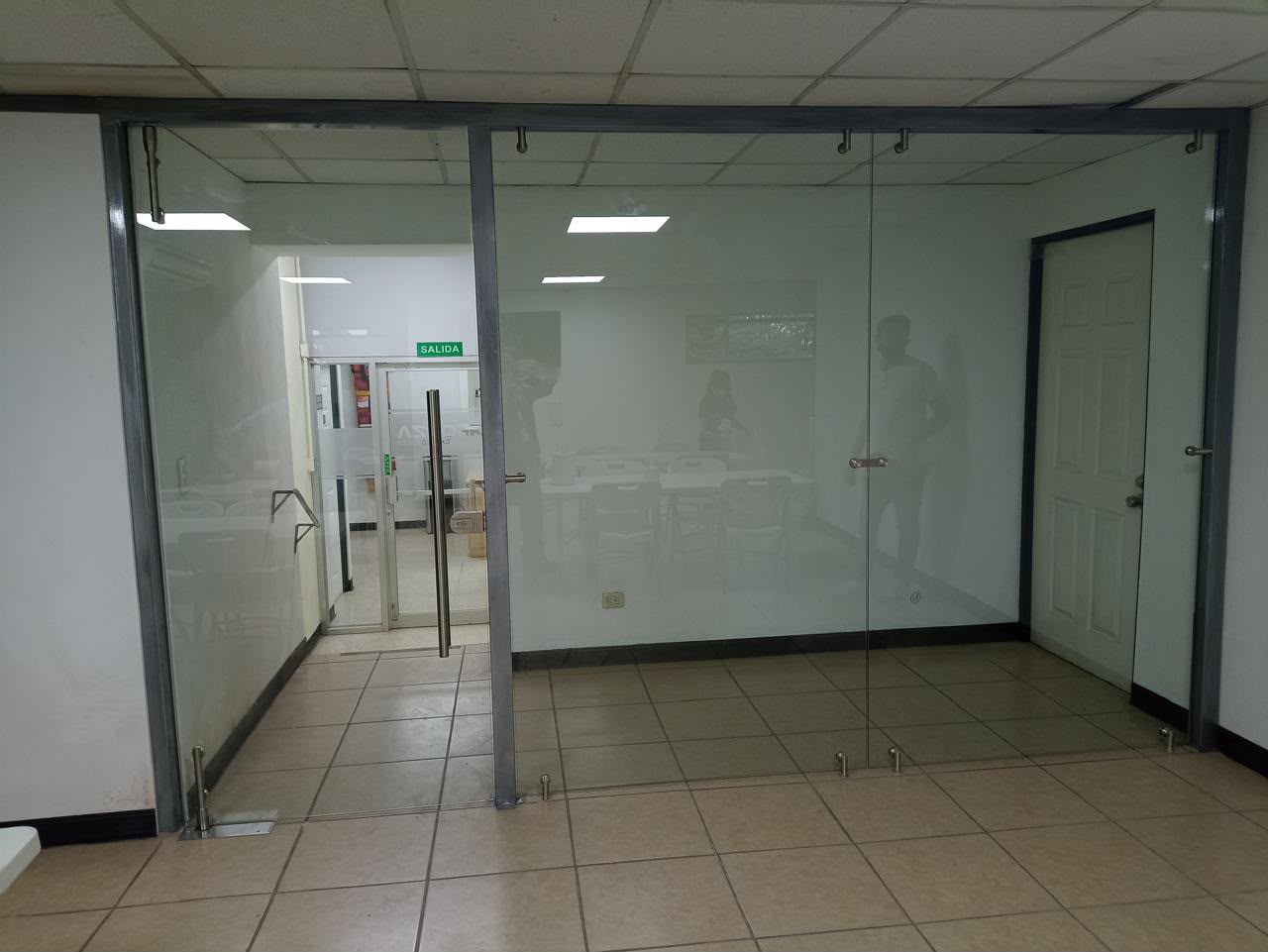 Netma Point · instalación de Vidrios Dayra, vista 2.